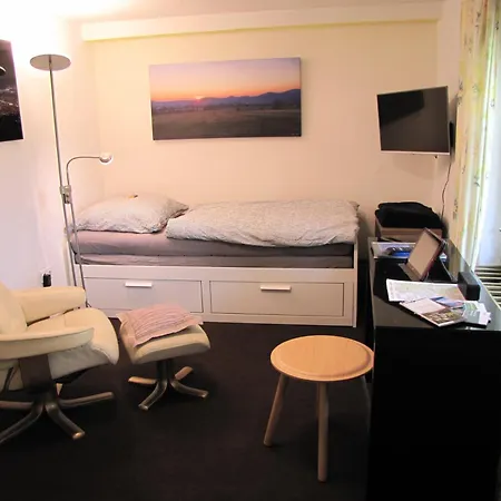 Hugo37 Am Bergpark Apartman *