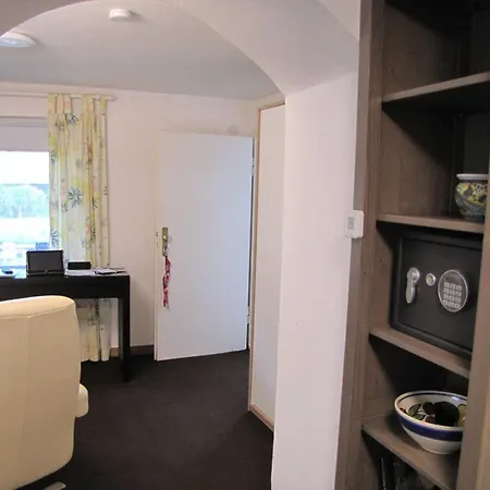 Hugo37 Am Bergpark Apartman *