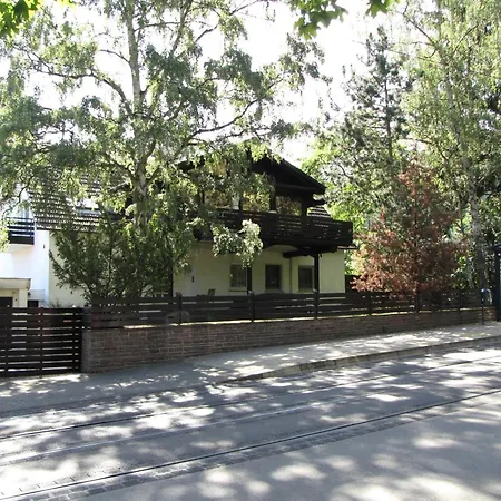 Hugo37 Am Bergpark קאסל