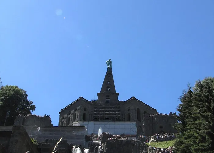 Hugo37 Am Bergpark *