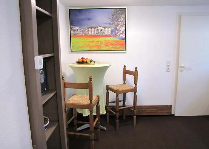 Hugo37 Am Bergpark *